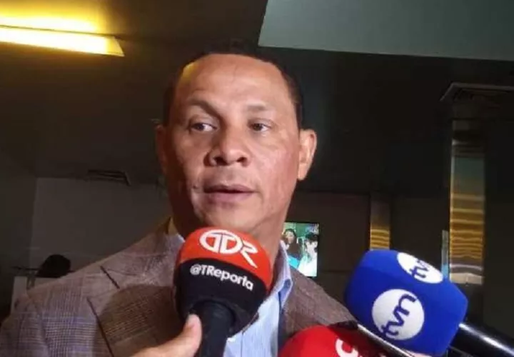 Héctor Brands ex diputado por el PRD. Foto Archivo
