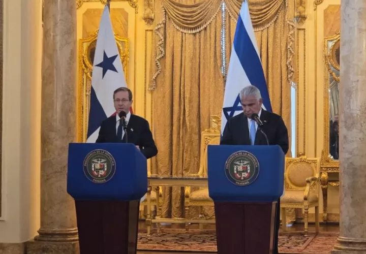 El presidente del Estado de Israel, Isaac Herzog, junto a su homólogo panameño, José Raúl Mulino. Foto: Vivian Jiménez