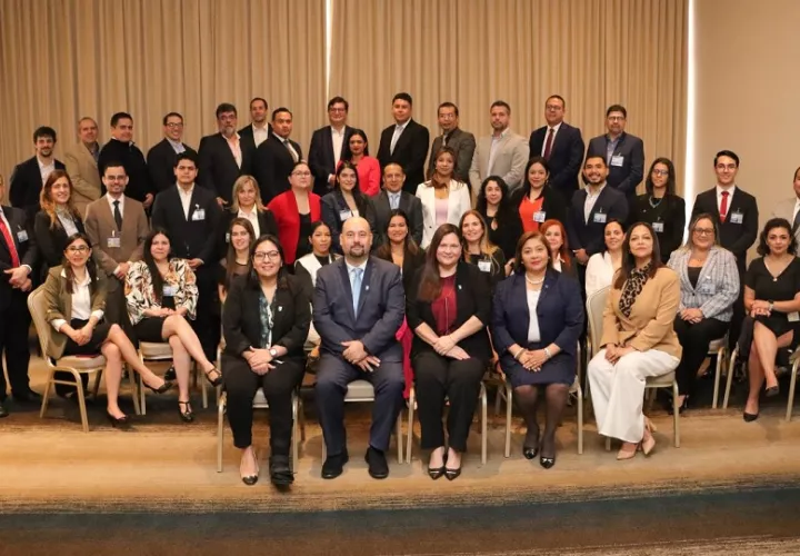Autoridades, especialistas del sector privado, supervisores financieros y delegados de los 18 países, participan en la Conferencia Regional de GAFILAT con el sector Fintech.