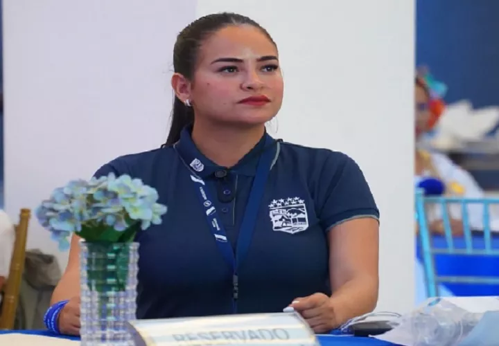 La alcaldesa del distrito de Arraiján, Stefany Peñalba deberá pagar una multa equivalente al 50% de su salario. Foto. Eric Montenegro