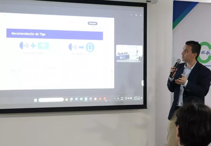 Asep  realizó un foro público para analizar el uso futuro de la banda 6 G. Foto: Cortesía
