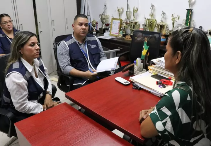 Se acordó desarrollar jornadas de capacitación dirigidas a estudiantes, docentes y padres de familia. Foto: Cortesía