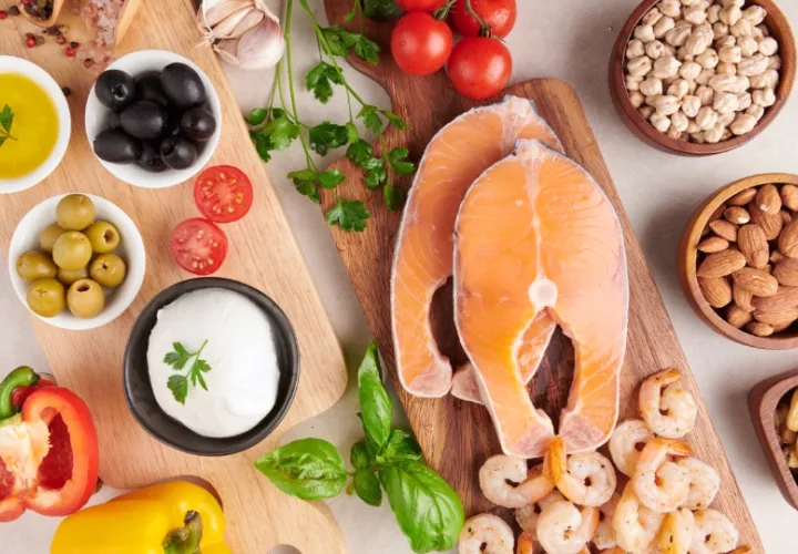 Uno de los pilares de la dieta mediterránea es aumentar el consumo de alimentos vegetales. Foto: Ilustrativa / Freepik