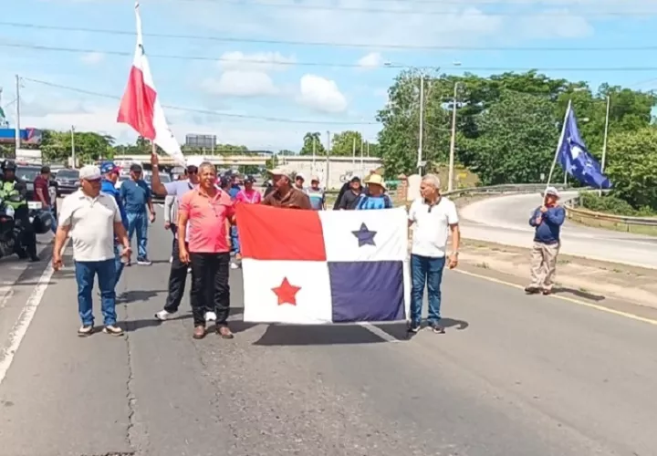  Los policías jubilados dependen de estos recursos para afrontar compromisos económicos y necesidades familiares. Foto. Melquíades Vásquez