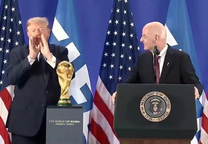 Donald Trump, junto al presidente de la FIFA Gianni Infantino. Foto EFE