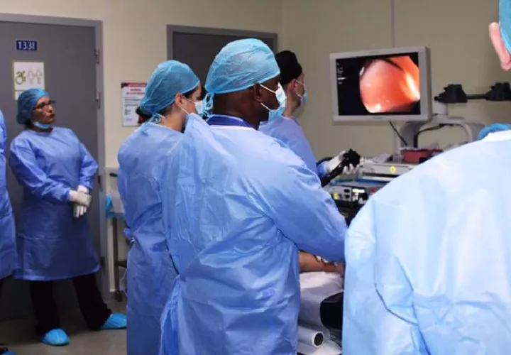 Especialistas panameños y estadounidenses realizan procedimientos en David para reducir la mora hospitalaria.