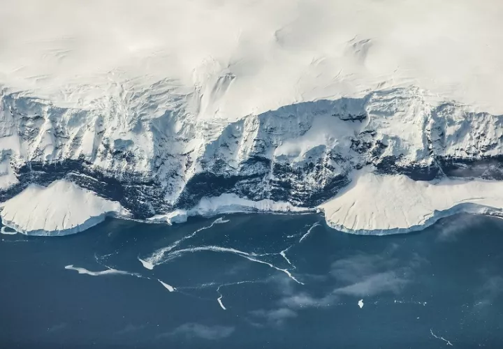 La capa de hielo de la Antártida Oriental es la más grande de la Tierra. Foto: EFE