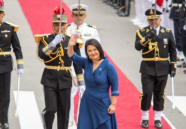 Es la primera mujer en ser elegida jefa del Estado de Perú. Foto: EFE