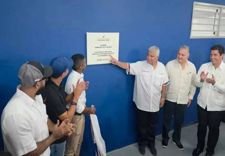 Presidente Mulino en la reinauguración del estadio Armando Dely. Foto: Diómedes Sánchez S. 