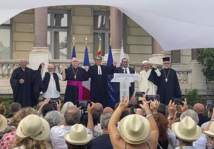 Tomaron la palabra los presidentes de las cuatro asociaciones de víctimas. Foto: EFE