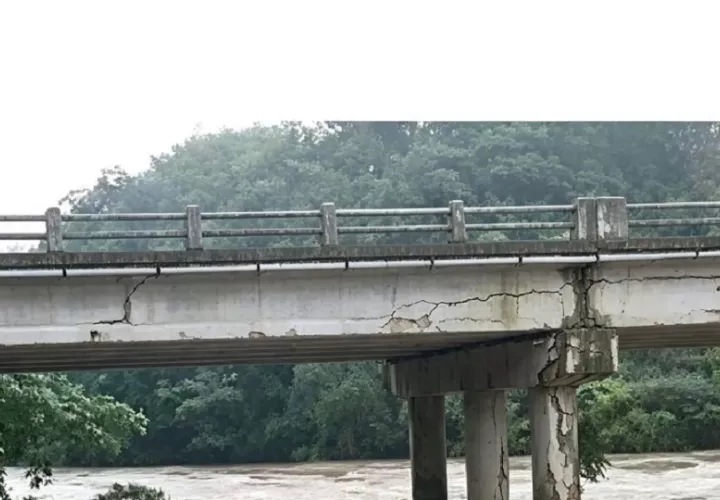 Se recomendó a la población y a los conductores acatar las disposiciones oficiales; sin embargo, las autoridades confirmaron que en el área no existen pasos alternativos. Foto. Cortesía