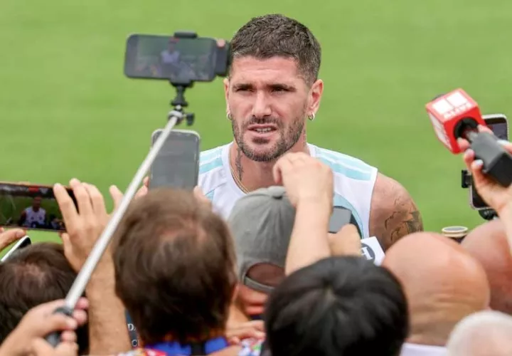 Rodrigo De Paul atiende a la prensa durante el Mundial 2026. Foto EFE