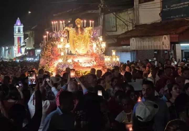 Desde el fin de semana, cientos de peregrinos provenientes de distintos puntos del país, especialmente de la región de Azuero, comenzaron a llegar para cumplir sus promesas de fe. Foto. Thays Domínguez