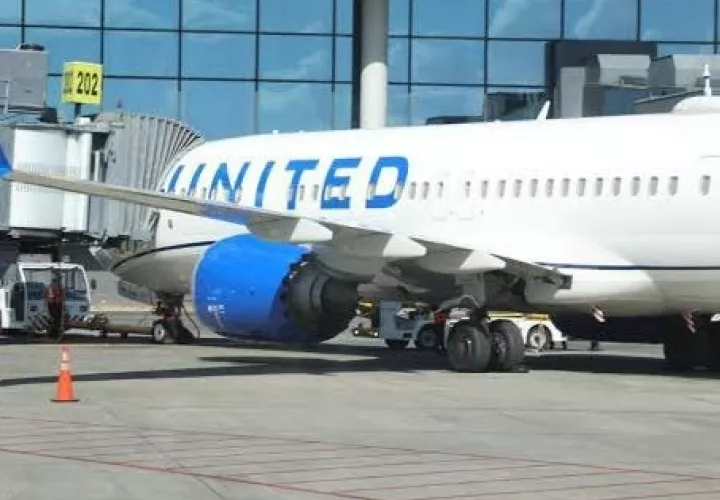 La aeronave del vuelo United 886 fue desviada a Tocumen, donde aterrizó sin contratiempos y bajo cobertura preventiva.