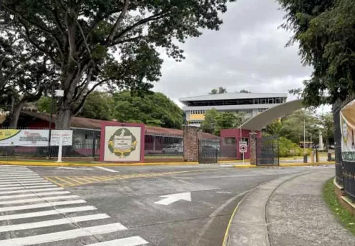 universida-de-panama-decanos_1.jpg