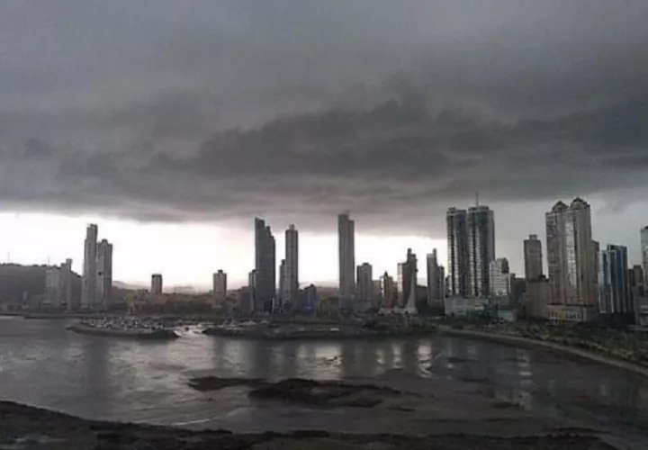 Sábado y domingo próximo serán los días con mayor probabilidad de lluvias torrenciales con actividad eléctrica y posibilidad de ráfagas de viento.