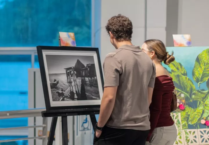 La premiación oficial de ambos certámenes se celebrará en noviembre durante la inauguración de la exposición en la Galería Museo de Ciudad de las Artes.