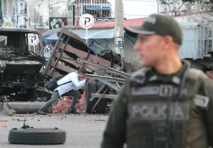 Los heridos son "ocho policías y tres particulares". Foto: EFE