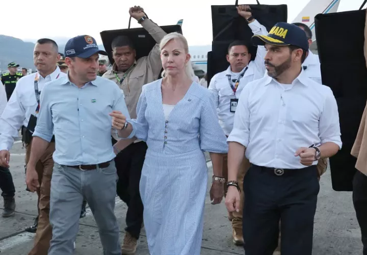  Recorrido del alcalde de Cali junto al presidente de Colombia.  EFE