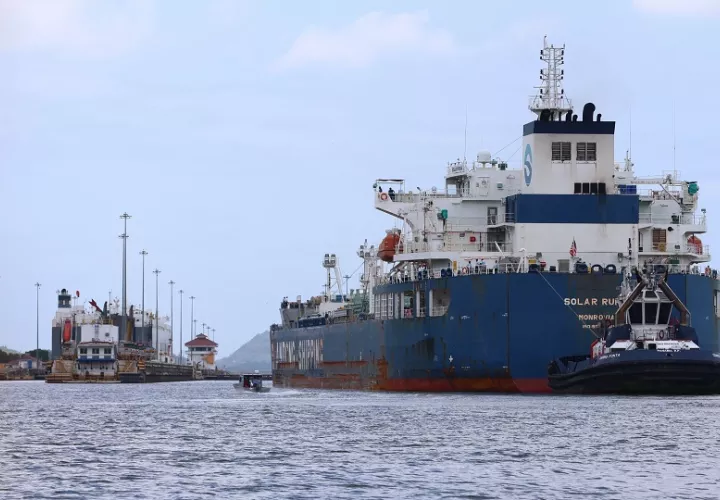 La demanda de cruces por el Canal ha crecido impulsada por la incertidumbre del mercado ante la crisis en Oriente Medio. Foto: EFE