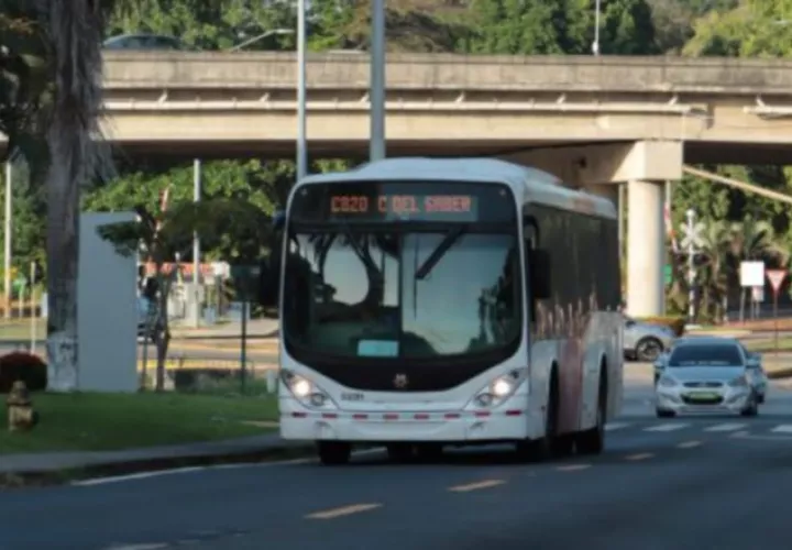 La empresa estatal opera 152 rutas con más de 1,100 buses. Cortesía