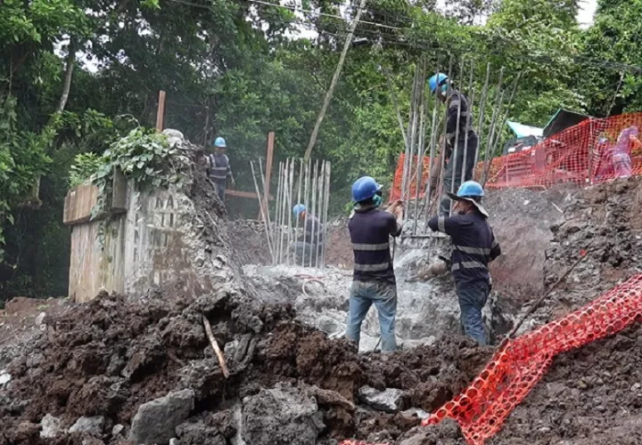 El 14 de marzo de 2026, el antiguo puente tipo Bailey existente en este punto colapsó bajo el peso de un camión que transportaba grano. Foto. Cortesía