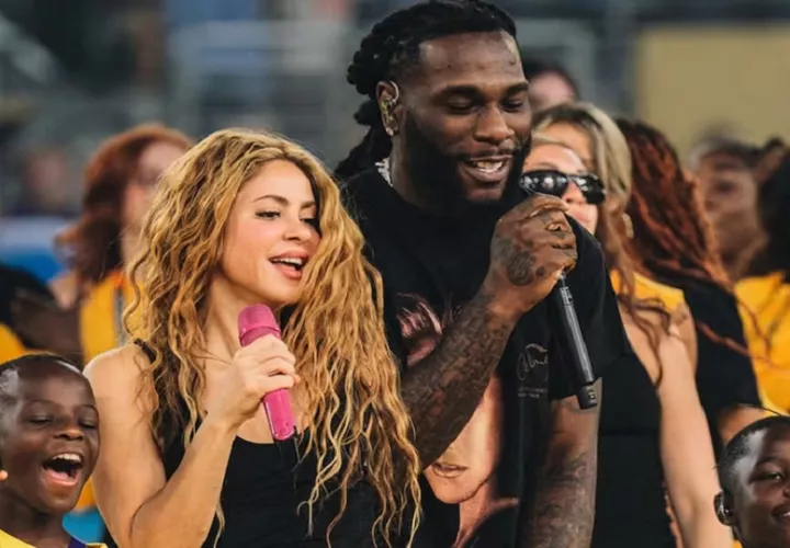 Shakira durante una de las interpretaciones de 'Dai Dai', la canción oficial del Mundial de fútbol de 2026, ahora disponible en español.