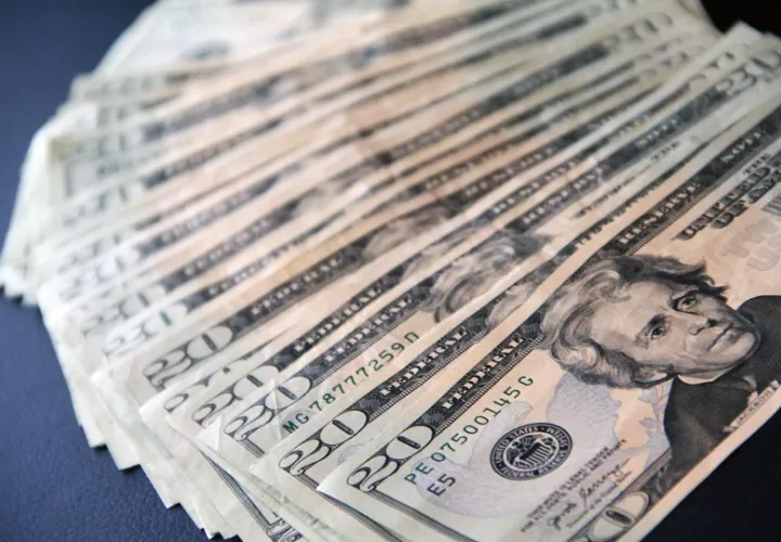 Según informó la Contraloría General de la República, la mayor parte de los recursos, $96.4 millones, será destinada a funcionarios del Gobierno Central. Foto: Pexels