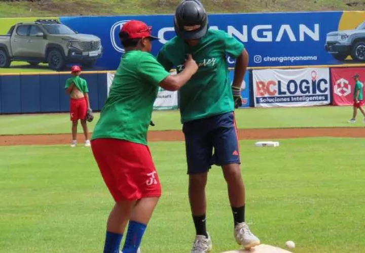 Federales entrena en el estadio Rod Carew. Foto: Cortesía