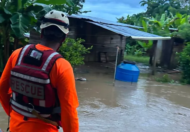 Monitoreo de ríos y quebradas en Bocas del Toro. Foto: Cortesía