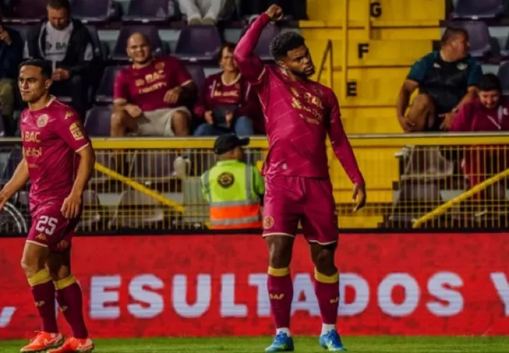 El panameño Newton Williams festeja su gol con Saprissa. Foto: Instagram