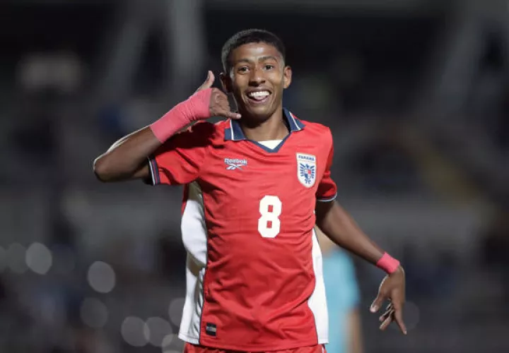 Carlos Rodríguez de Panamá celebra un gol ante Honduras.Foto: EFE