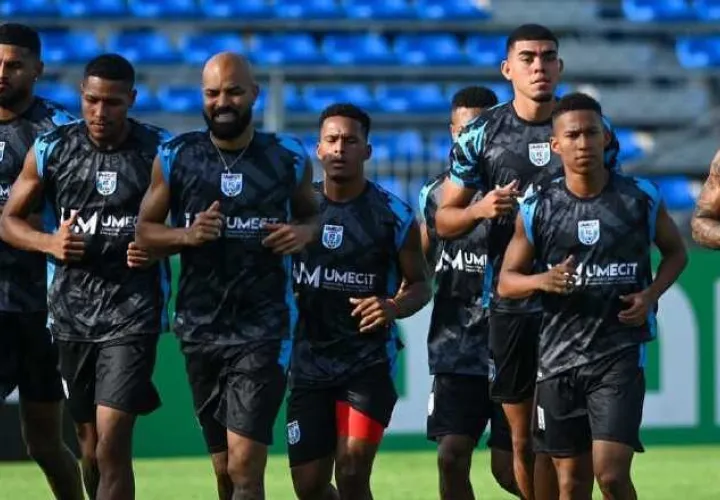Jugadores de UMECIT, durante los entrenamientos. Foto: Instagram