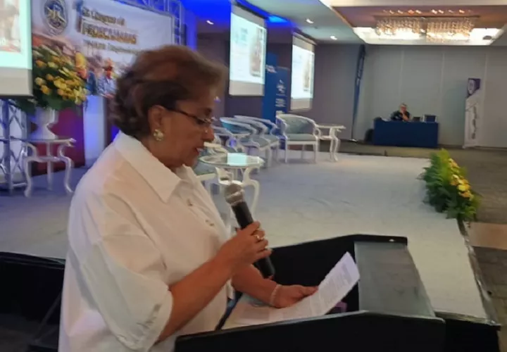 La presidenta nacional de Fedecámaras, Alicia Jiménez, destacó la urgencia de impulsar a este sector empresarial para evitar el cierre de negocios. Foto. Melquíades Vásquez