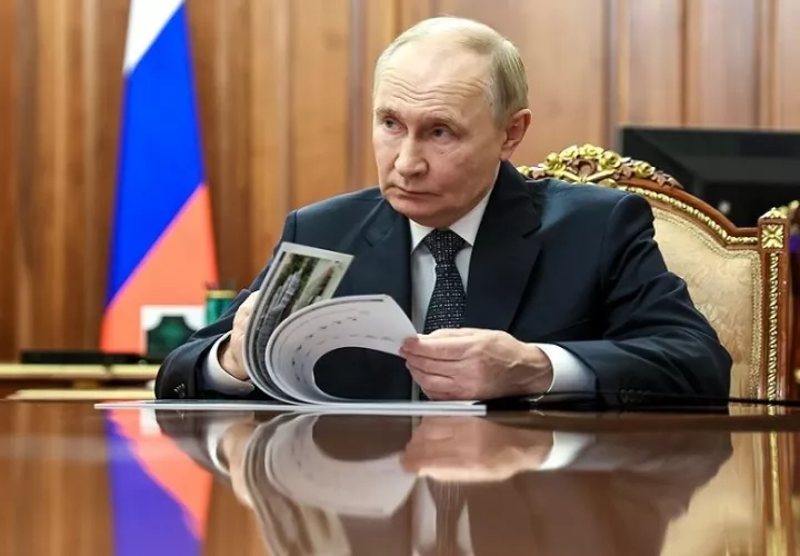  El presidente ruso, Vladímir Putin, negó que el Kremlin imponga un “impuesto de guerra” a las empresas y afirmó que sus millonarias aportaciones al Estado son voluntarias.