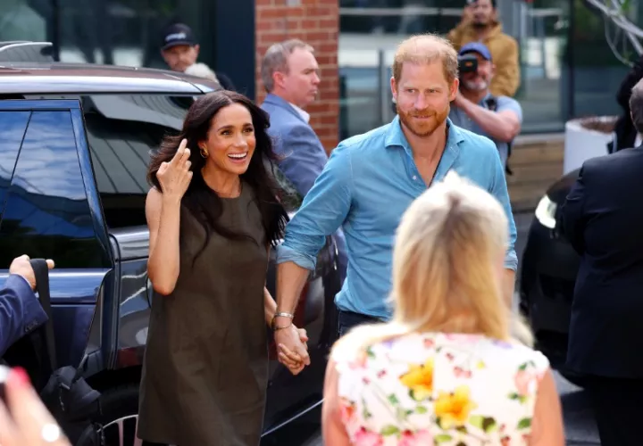  Los duques de Sussex, Enrique y Meghan, en Melbourne (Australia). Foto: EFE / EPA / Con Chronis