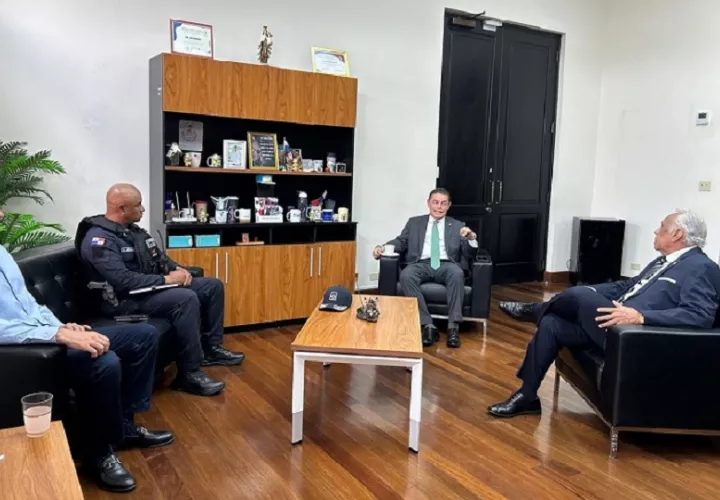 En el área social, se acordó dar impulso a los comedores comunitarios como herramienta para la prevención del delito.