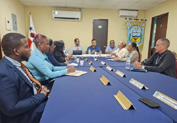 Los Jueces Comunitarios de Paz liderarán las labores de fiscalización y sanción, facultados para aplicar multas a los propietarios de predios o viviendas que mantengan criaderos.
