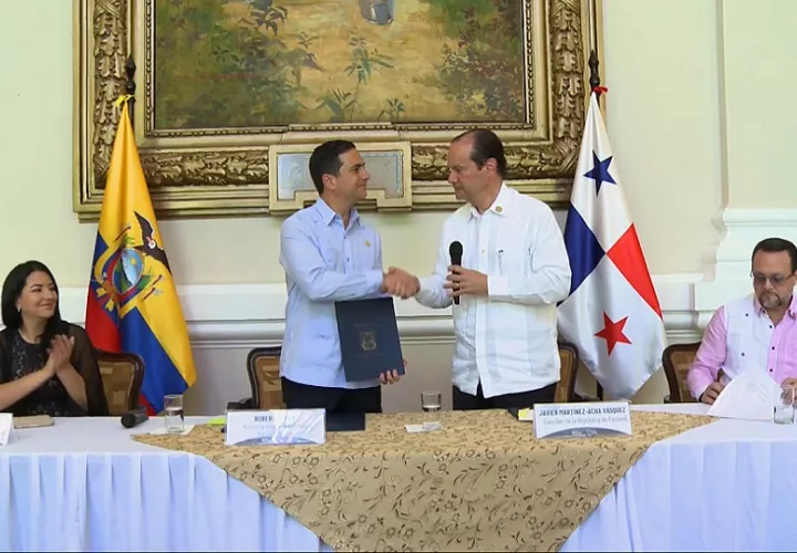 firma-ecuador-panama_0.jpg
