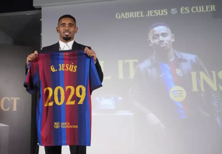  El delantero brasileño de 29 años Gabriel Jesús, ha sido presentado esta tarde como nuevo jugador del FC Barcelona. Foto: EFE