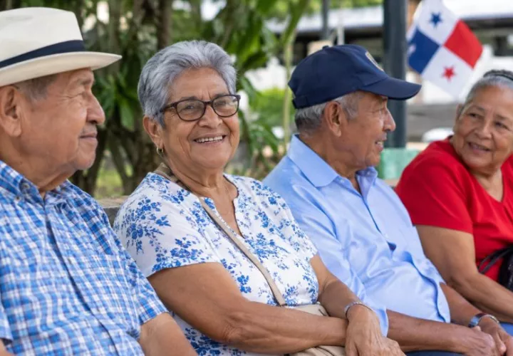 Los jubilados exigen que se sancione la ley. Foto  generada con IA