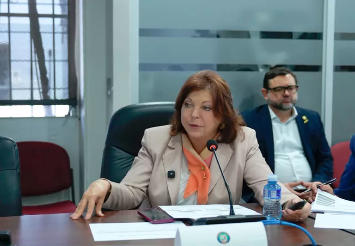 Roxana Méndez sustentó el presupuesto para la vigencia fiscal 2027. Foto: Cortesía 