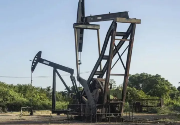 Balancín petrolero en Cabimas (Venezuela). Foto: EFE