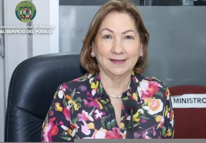 Luz Graciela de Calzadilla sustentó el presupuesto del IMHPA para el 2027.