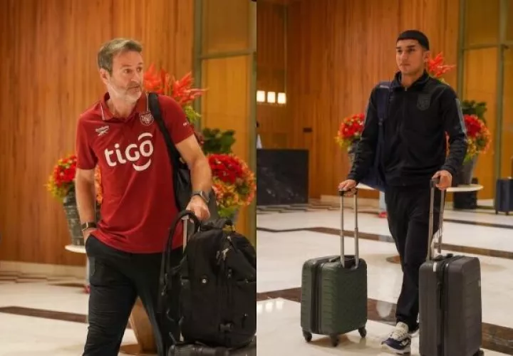 El técnico Thomas Christiansen  y el jugador Davis Murillo a su llegada a la India,. Foto: FPF/IA