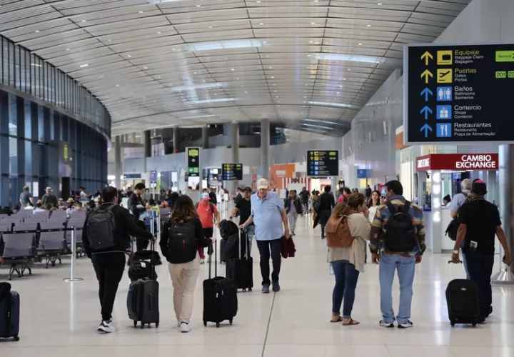 El aeropuerto mantiene un protocolo especial tras el sismo.