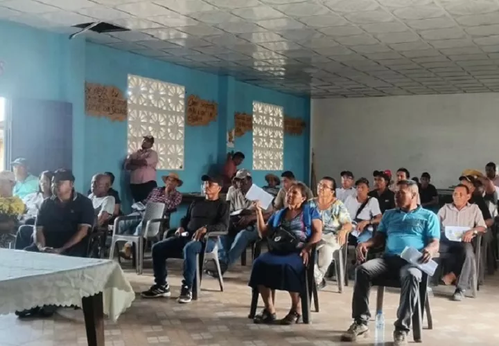 Durante el encuentro se destacó la necesidad de fortalecer la producción nacional, considerando que la demanda actual de café.