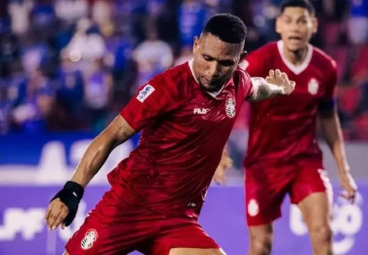 Ronaldo Dinolis es delantero del San Francisco. Foto: Instagram