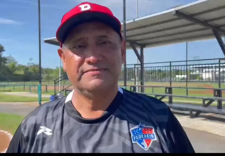 Elpidio Pinto, director del equipo de Panamá U12. Foto: Fedebeis