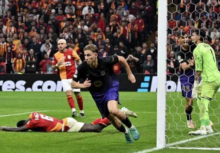 El jugador Fermín López festeja su gol ante el Galatasaray. Foto: EFE